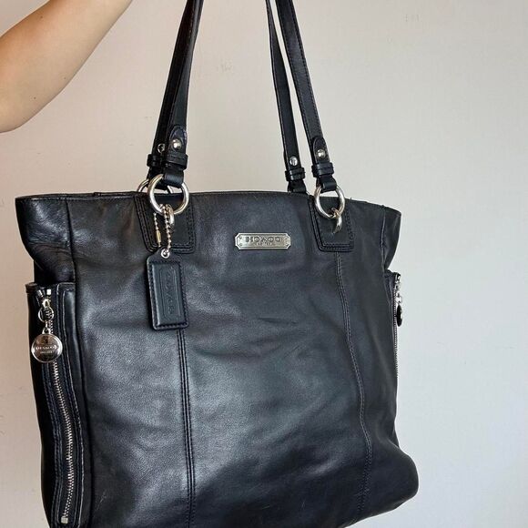 Coach Vintage y2k black leather tote bag with silver hardware - Picture 2 of 7